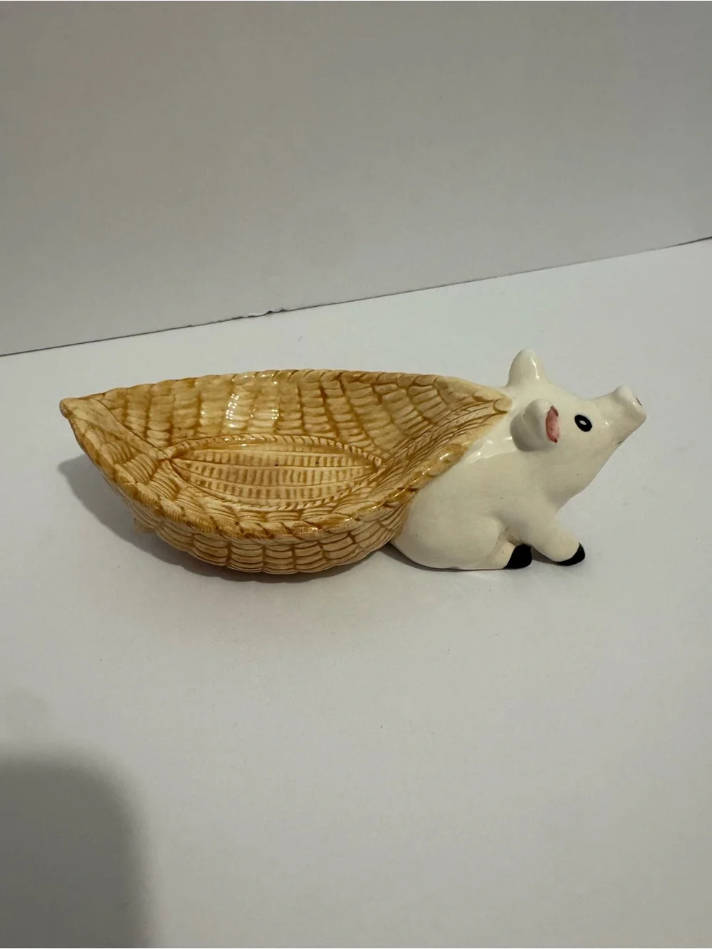 Vintage Howard Kaplan’s Porcelain Pig Woven Tan Basket Trinket/Soap Dish